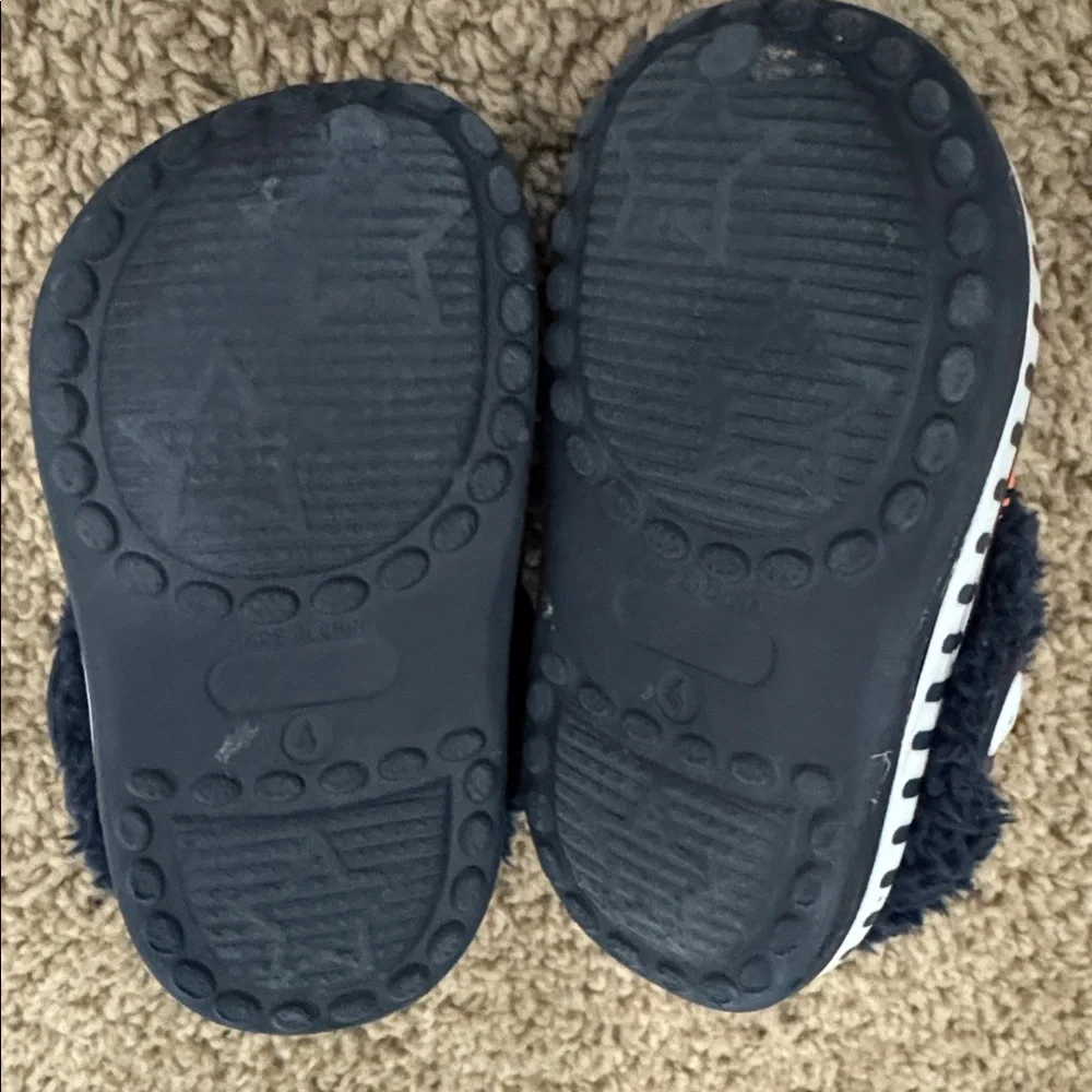 Kids Fuzzy Lined Slippers Toddler Slip On Shoes Navy Blue Size 4 Used